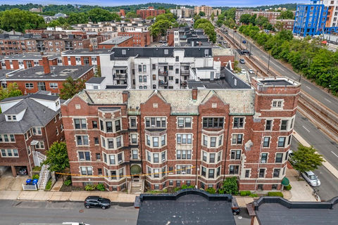 4 Commonwealth Court Unit 6 Brighton listing